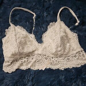 Colsie Lace Bralette - White